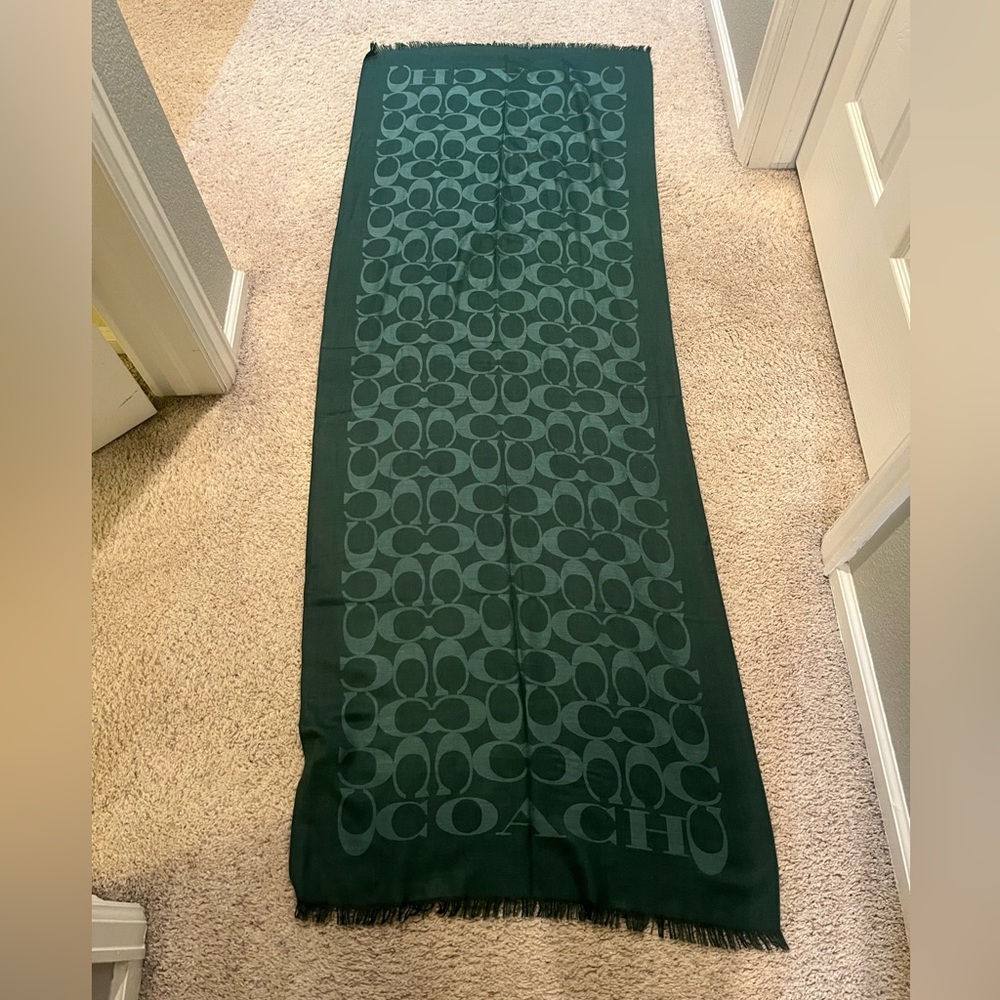 Coach Scarf - Picture 2 of 4